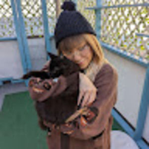 Meet your Posher, Mia